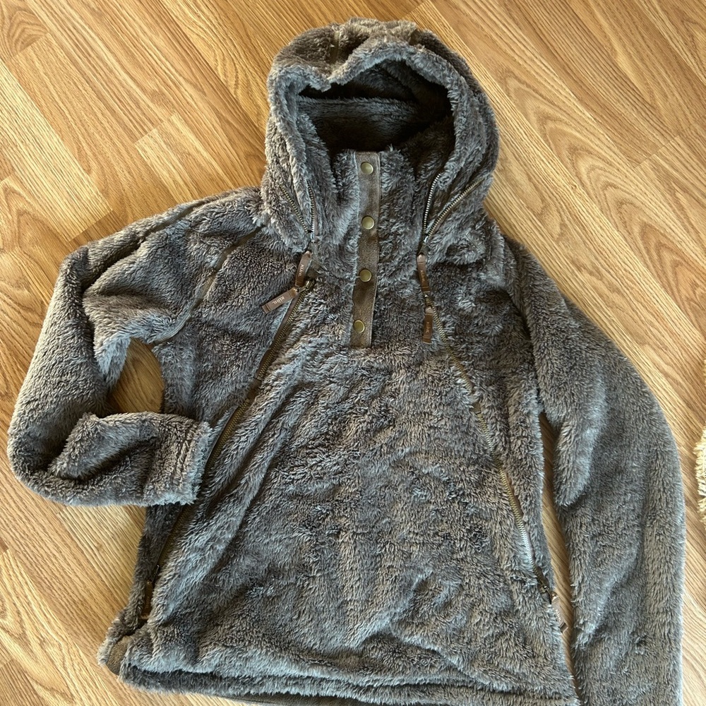 Kuhl women’s flight Pullover fleece in “preen” color